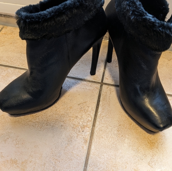 Fun, sexy, Guess bootie stiletto - Picture 6 of 7